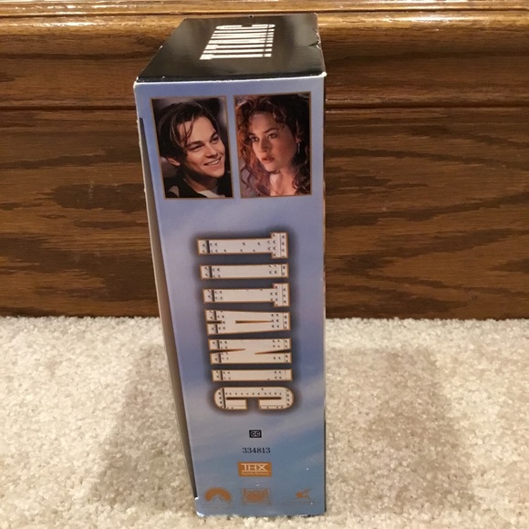 Titanic VHS Collector’s Set - Picture 3 of 8